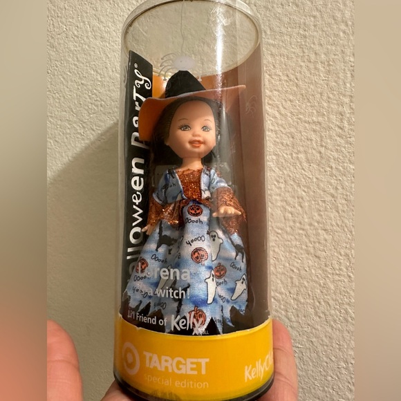 Barbie Li'l Friend of Kelly Halloween Party Lorena is a Witch Doll Mattel 56748 - Picture 1 of 7